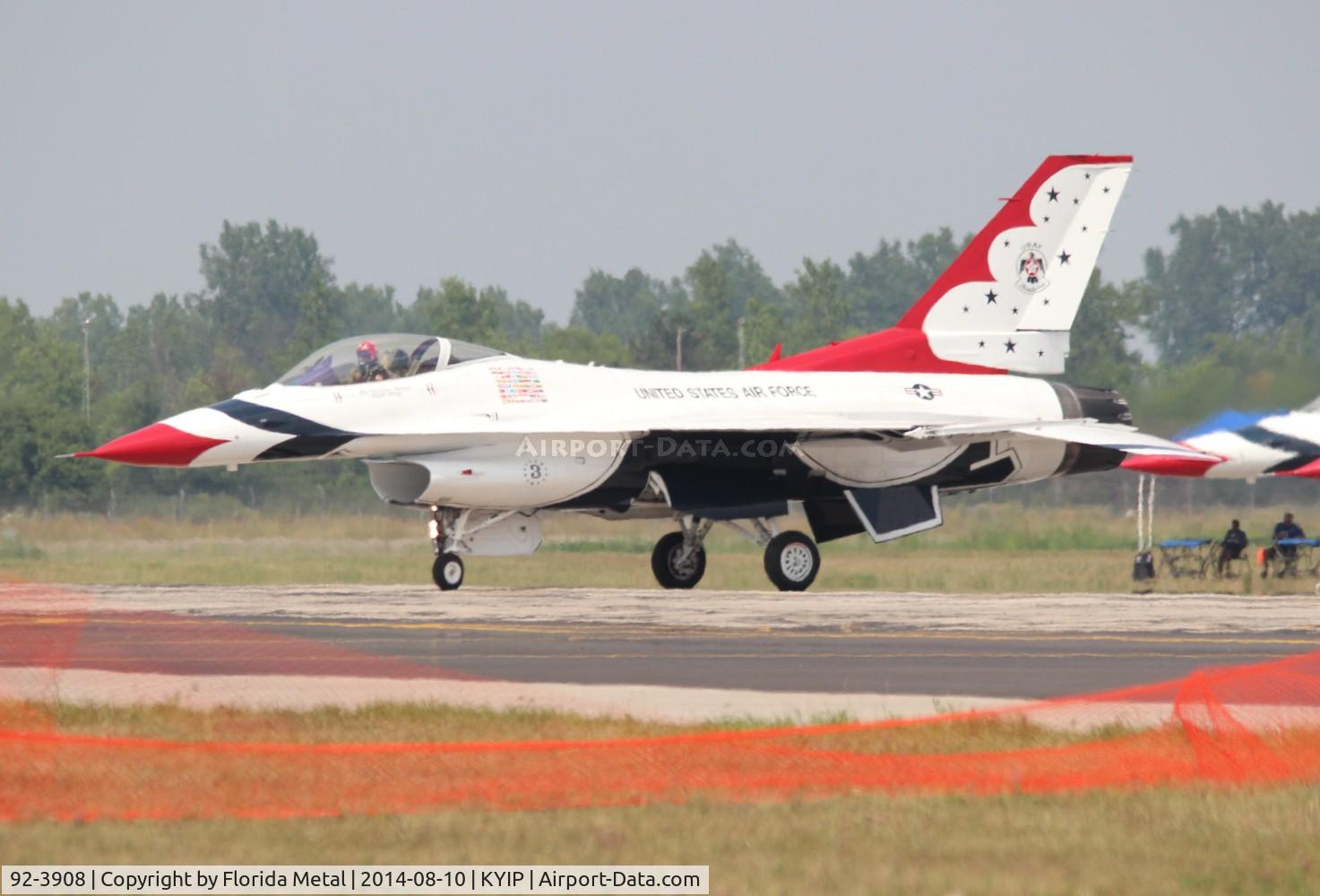 92-3908, 1992 General Dynamics F-16CM Fighting Falcon C/N CC-150, Thunder Over Michigan 2014