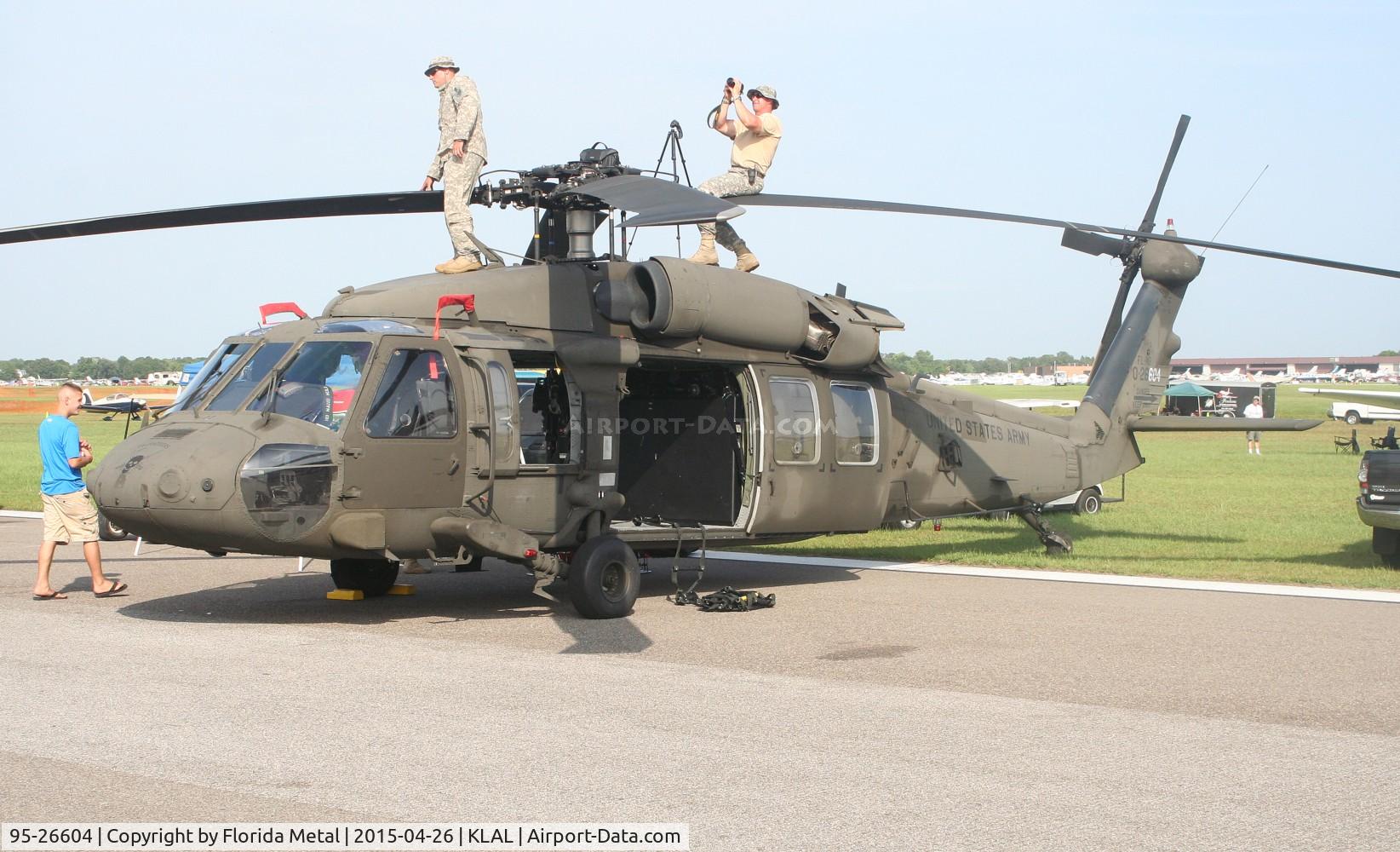 95-26604, 1995 Sikorsky UH-60L Black Hawk C/N 702121, Sun N Fun 2015