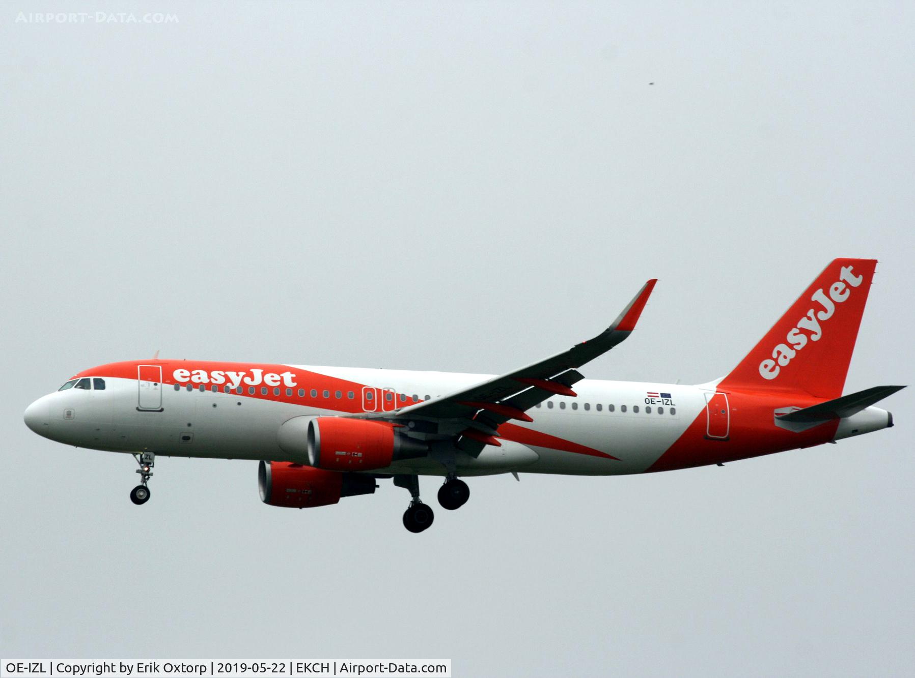 OE-IZL, 2016 Airbus A320-214 C/N 6927, OE-IZL landing rw 22L