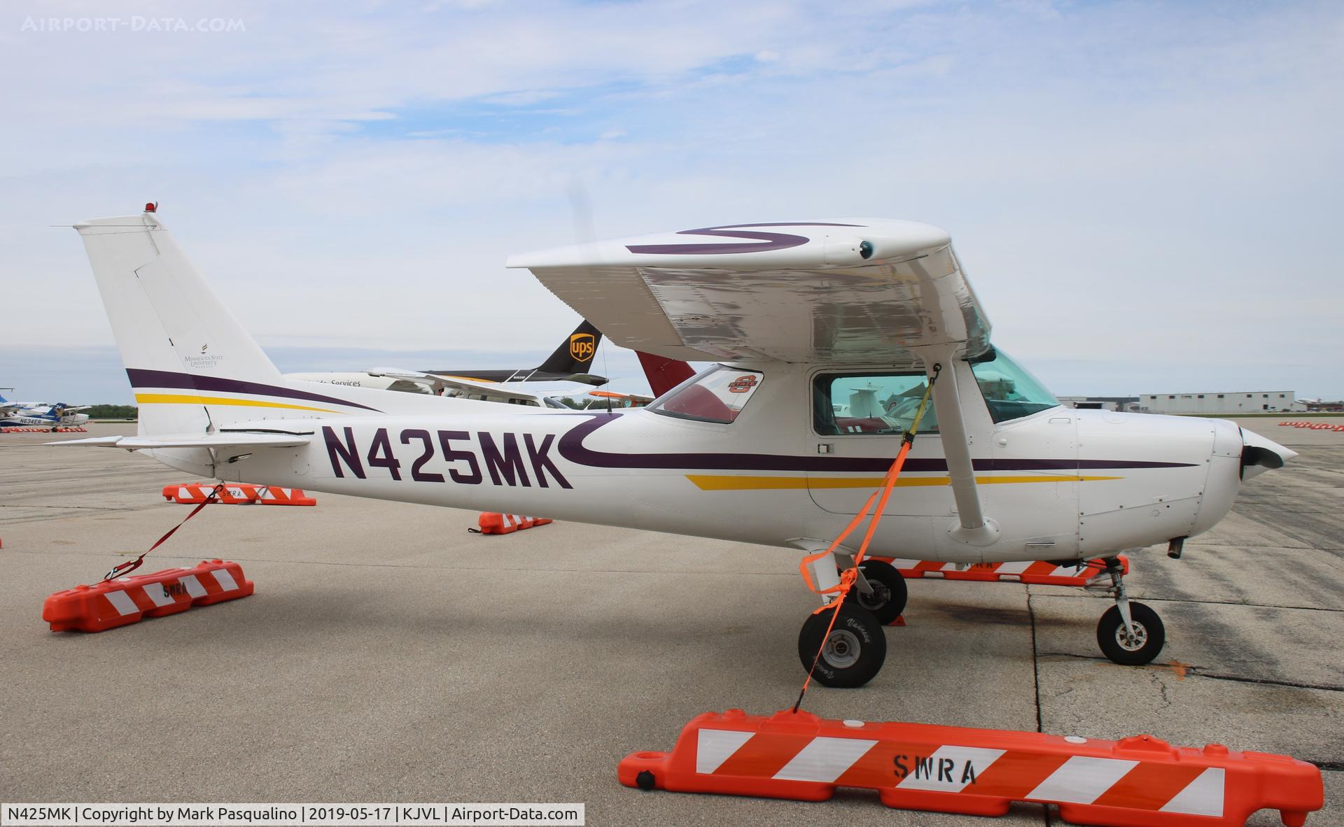 N425MK, 1977 Cessna 152 C/N 15280650, Cessna 152