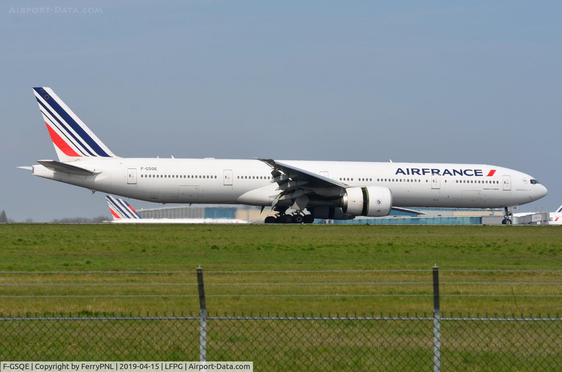 F-GSQE, 2004 Boeing 777-328/ER C/N 32851, Landing of Air France B773