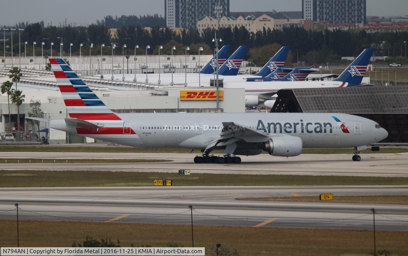 N794AN, 2000 Boeing 777-223 C/N 30256, American