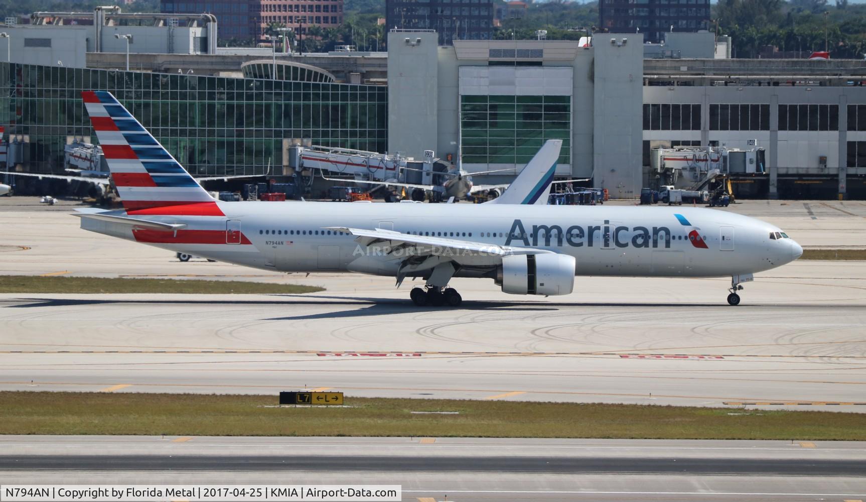 N794AN, 2000 Boeing 777-223 C/N 30256, American