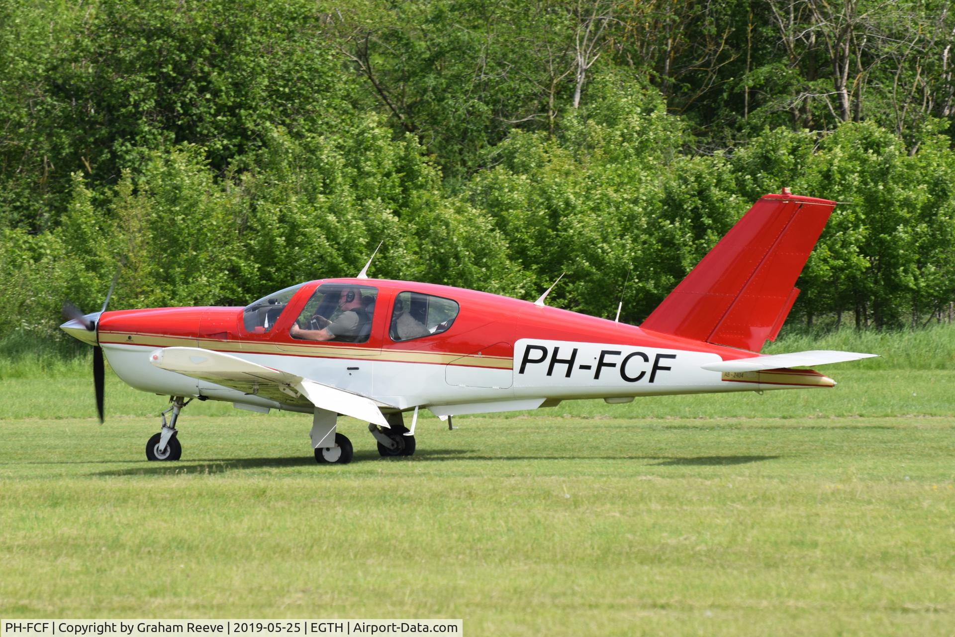 PH-FCF, 1990 Socata TB-20 C/N 957, Landing at Old Warden.