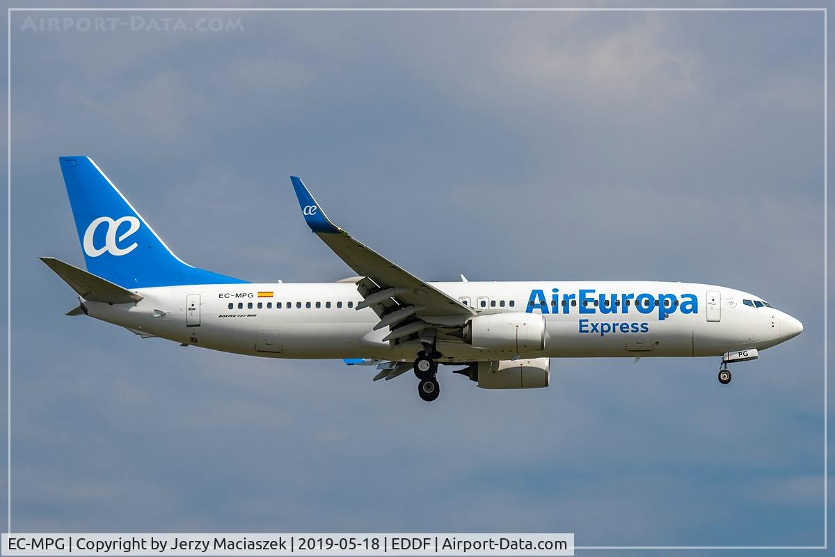 EC-MPG, 2017 Boeing 737-800 C/N 60586, Boeing 737-800