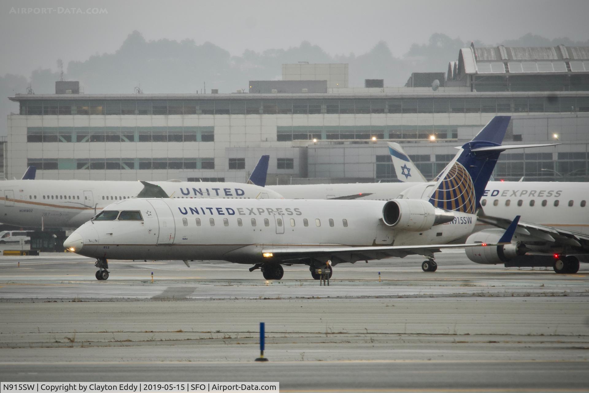 N915SW, 2002 Bombardier CRJ-200LR (CL-600-2B19) C/N 7615, SFO 2019.