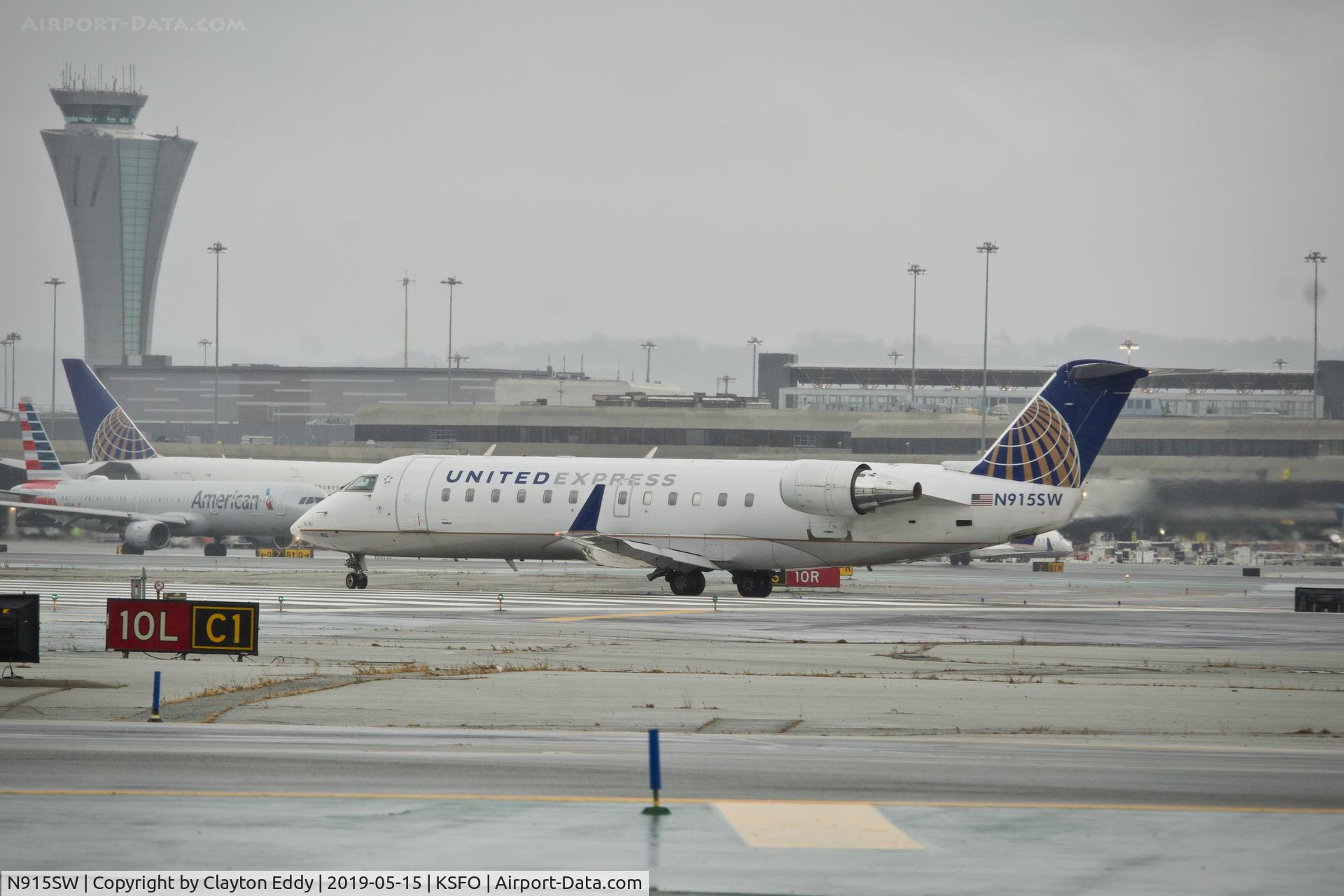 N915SW, 2002 Bombardier CRJ-200LR (CL-600-2B19) C/N 7615, SFO 2019.