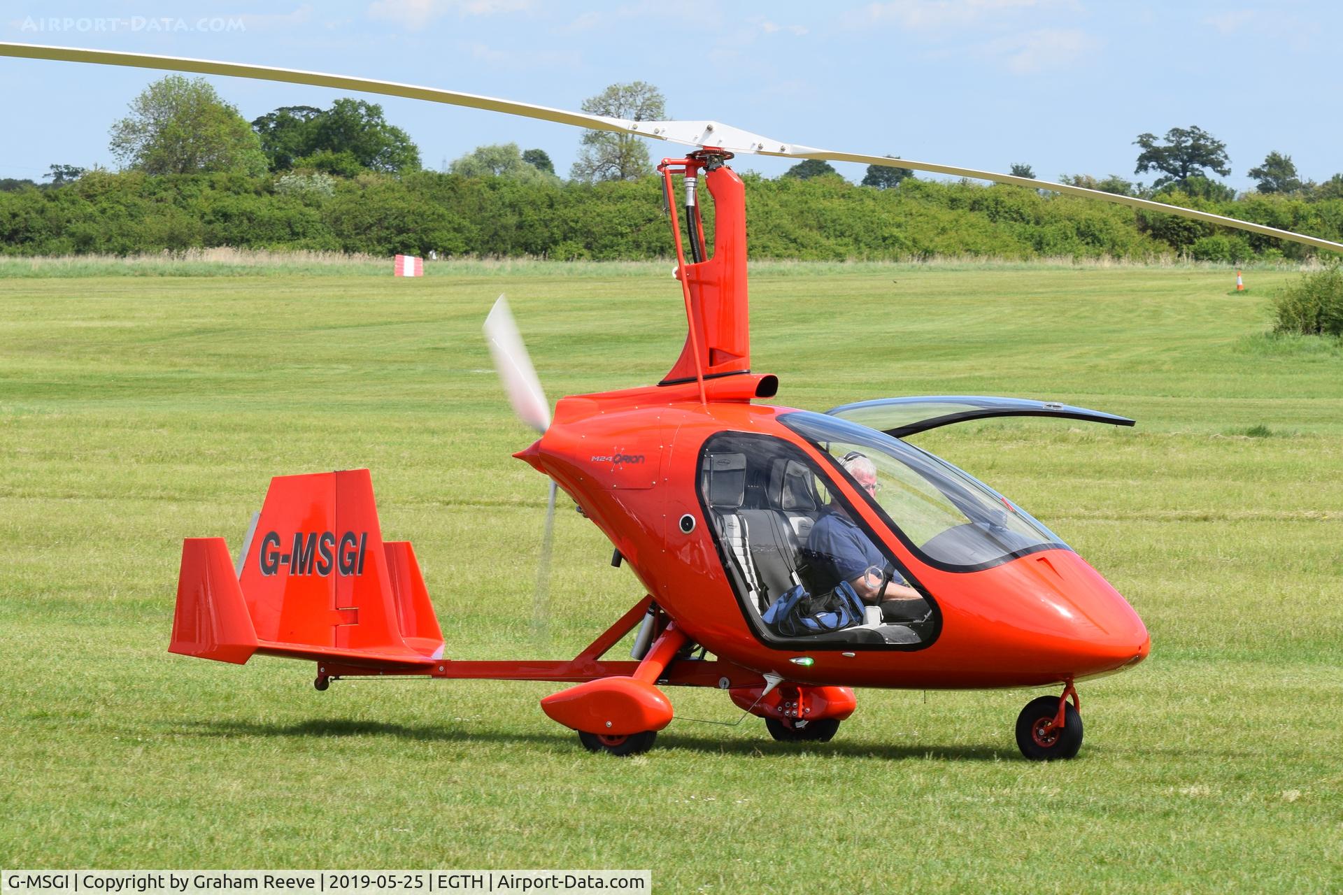 G-MSGI, 2017 Magni Gyro M-24C Orion C/N 24-16-0384, Departing from Old Warden.