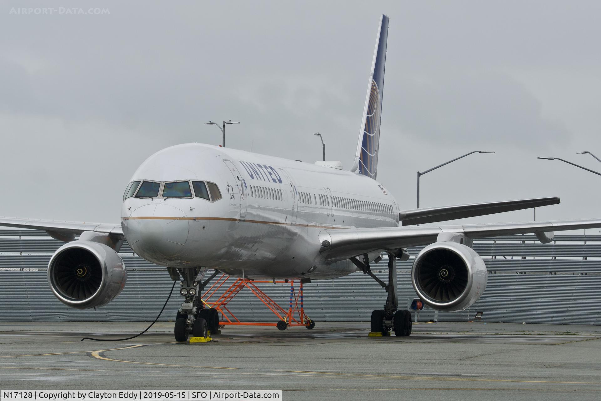 N17128, 1998 Boeing 757-224 C/N 27567, SFO 2019.