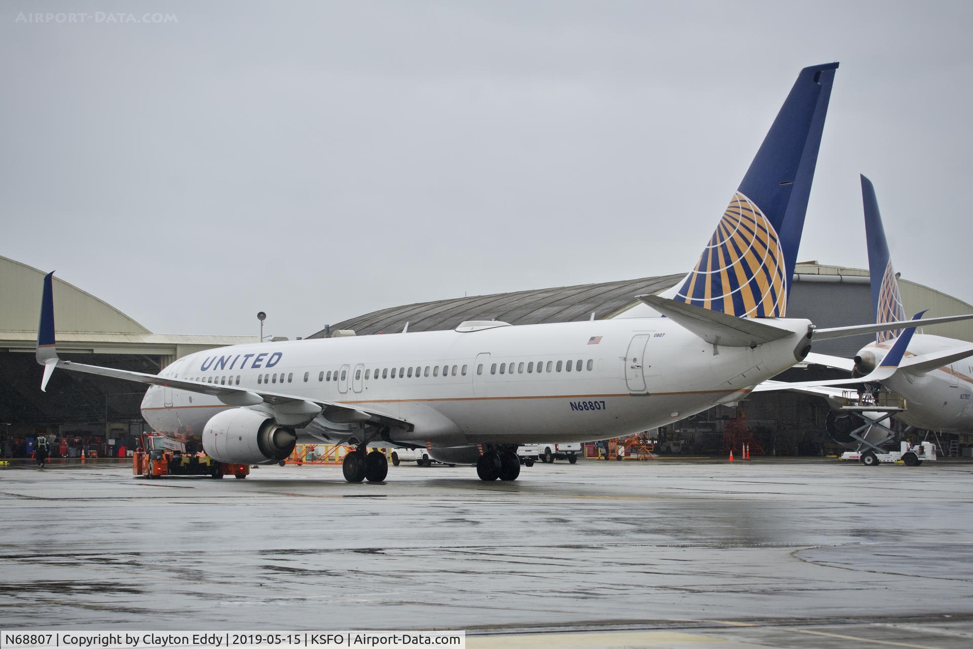 N68807, 2013 Boeing 737-924/ER C/N 42819, SFO 2019.