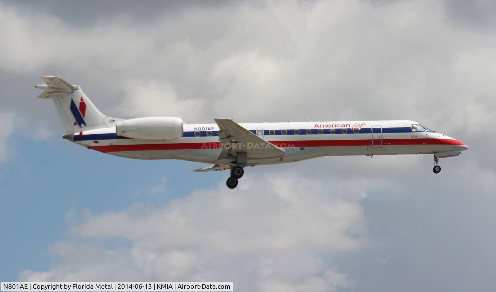 N801AE, 2001 Embraer ERJ-140LR (EMB-135KL) C/N 145469, American Eagle