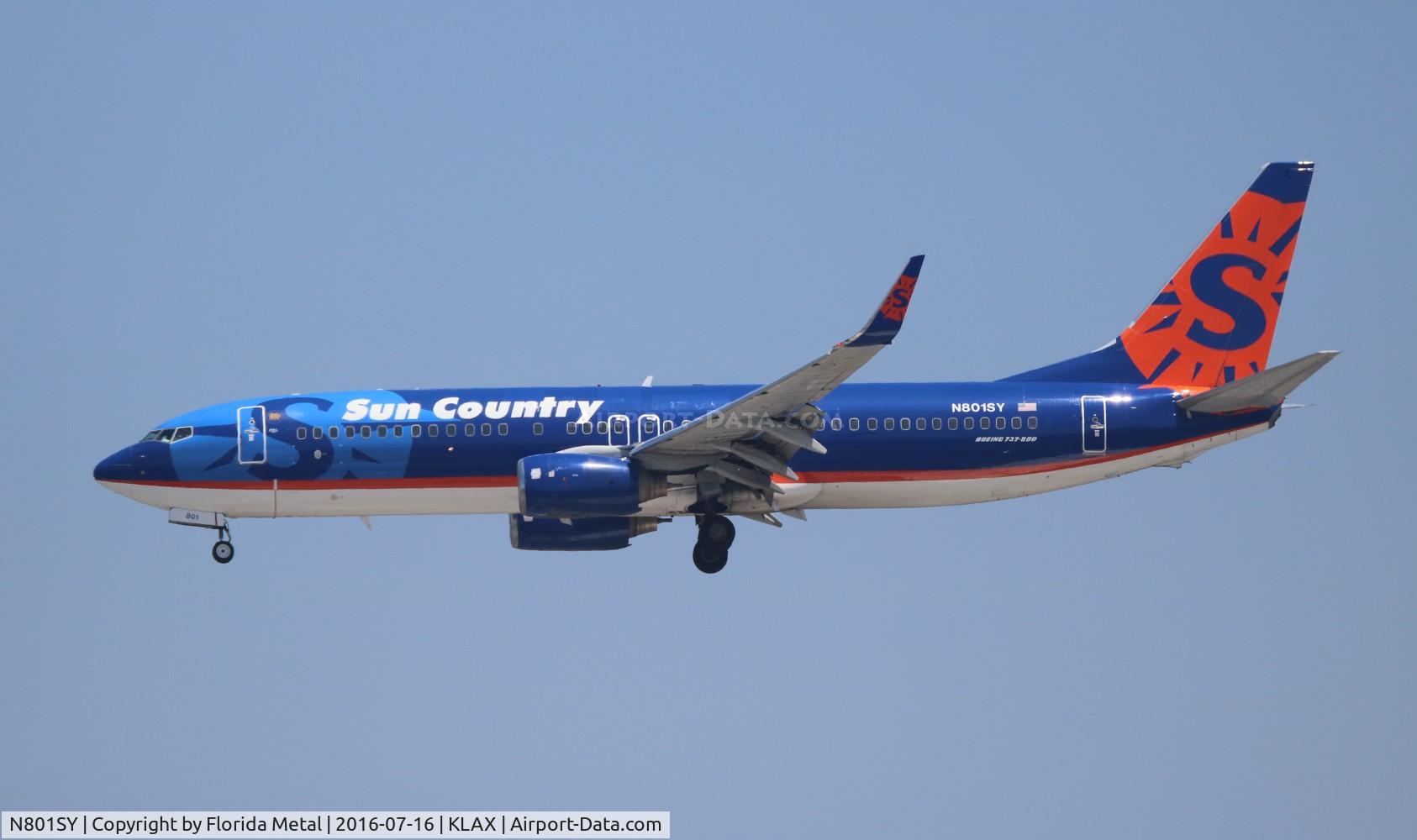 N801SY, 2001 Boeing 737-8Q8 C/N 30332, Sun Country