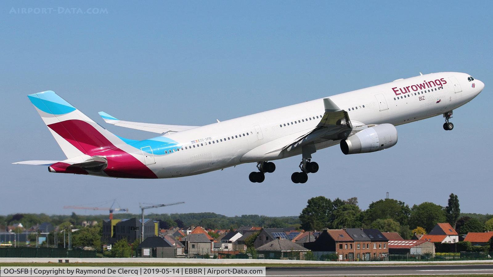 OO-SFB, 2008 Airbus A330-343X C/N 915, Departing Brussels.