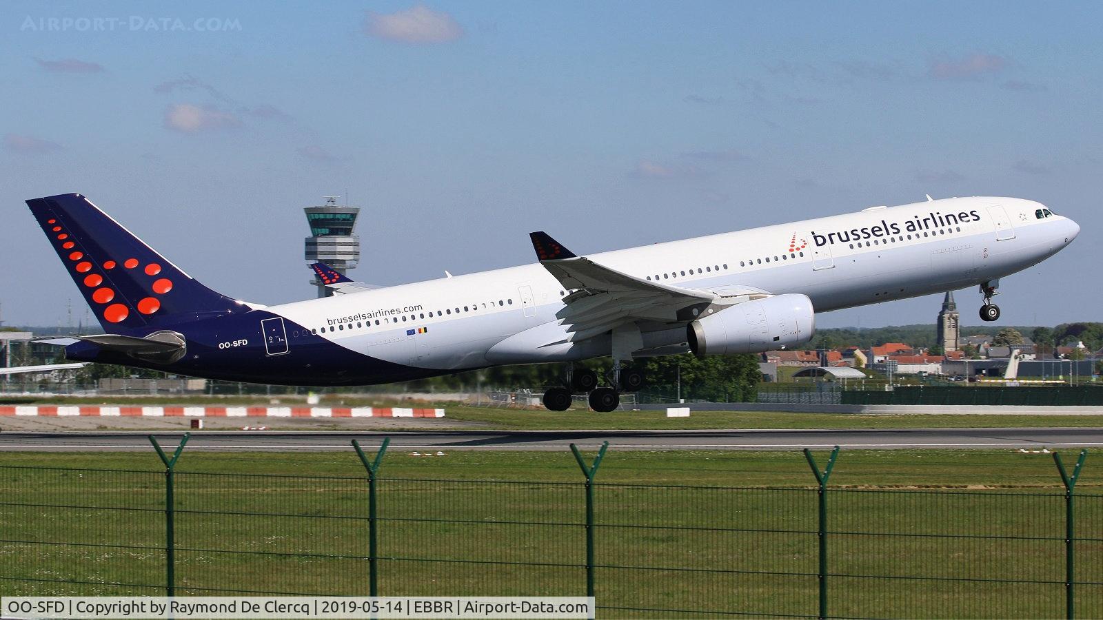 OO-SFD, 2008 Airbus A330-342 C/N 959, Taking off from rwy 07R.