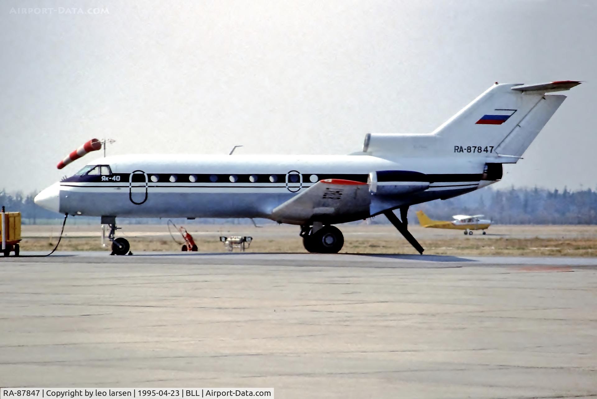 RA-87847, 1973 Yakovlev Yak-40 C/N 9 33 16 30, Billund 23.4.95