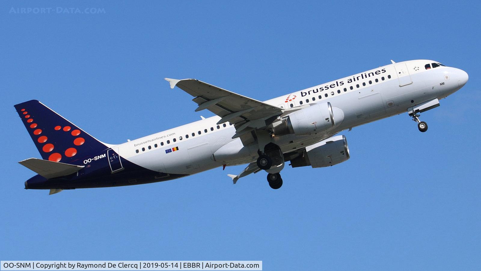 OO-SNM, 2003 Airbus A320-214 C/N 2003, Departing Brussels.