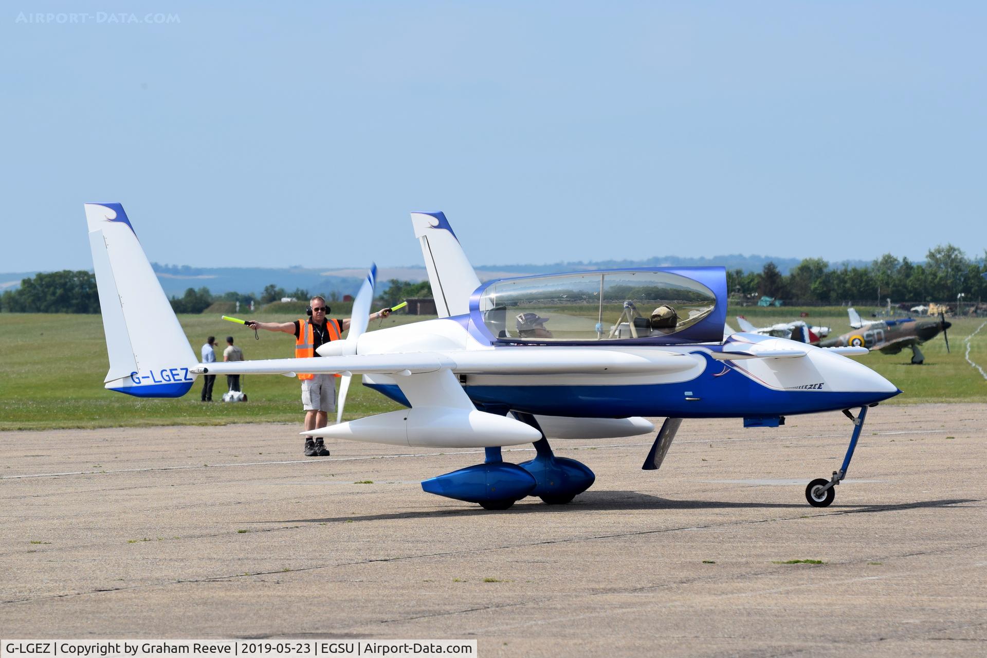 G-LGEZ, 2006 Rutan Long-EZ C/N PFA 074A-11361, Just landed at Duxford.