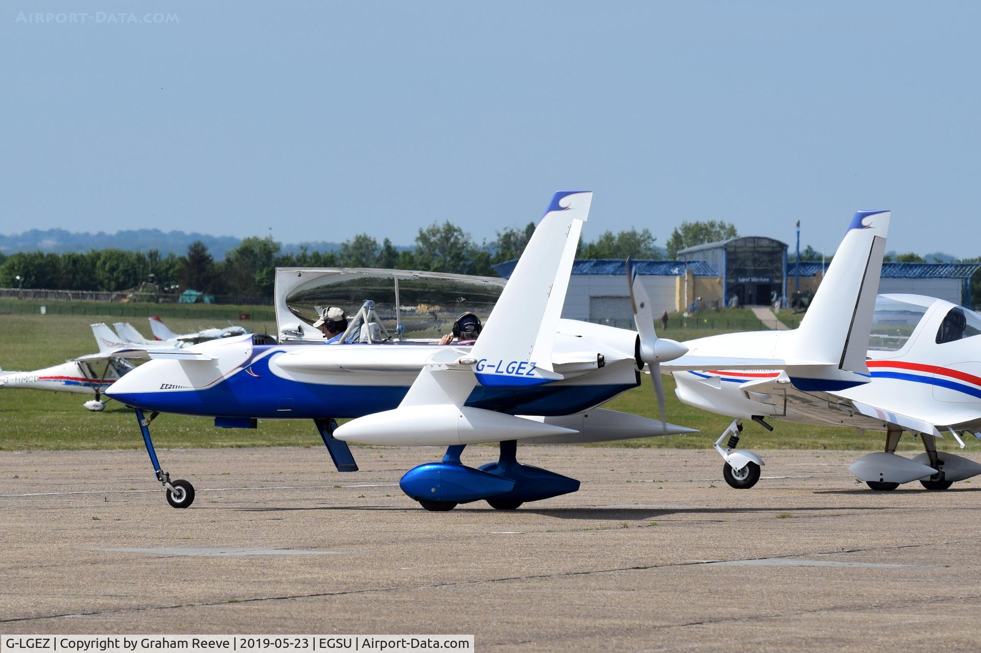 G-LGEZ, 2006 Rutan Long-EZ C/N PFA 074A-11361, Just landed at Duxford.