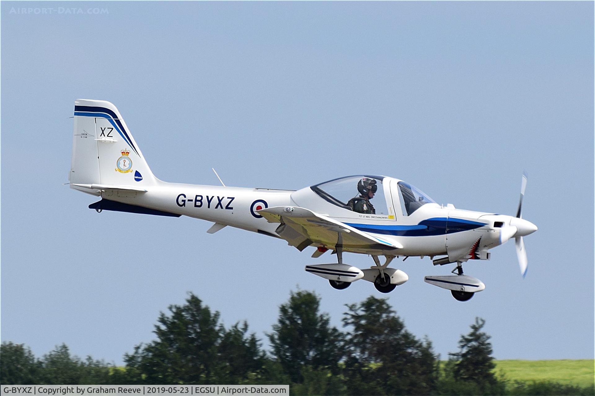 G-BYXZ, 2001 Grob G-115E Tutor T1 C/N 82182/E, Landing at Duxford.