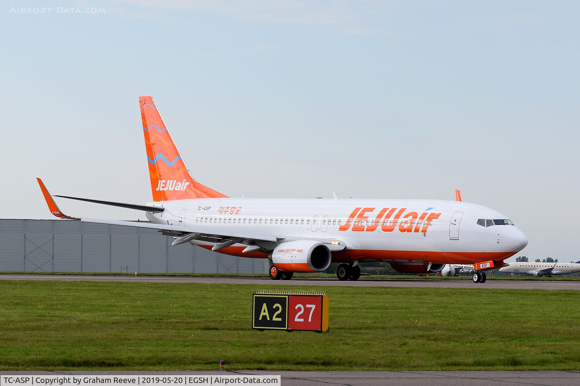 TC-ASP, 2011 Boeing 737-82R C/N 40011, Departing from Norwich after a re-spray.