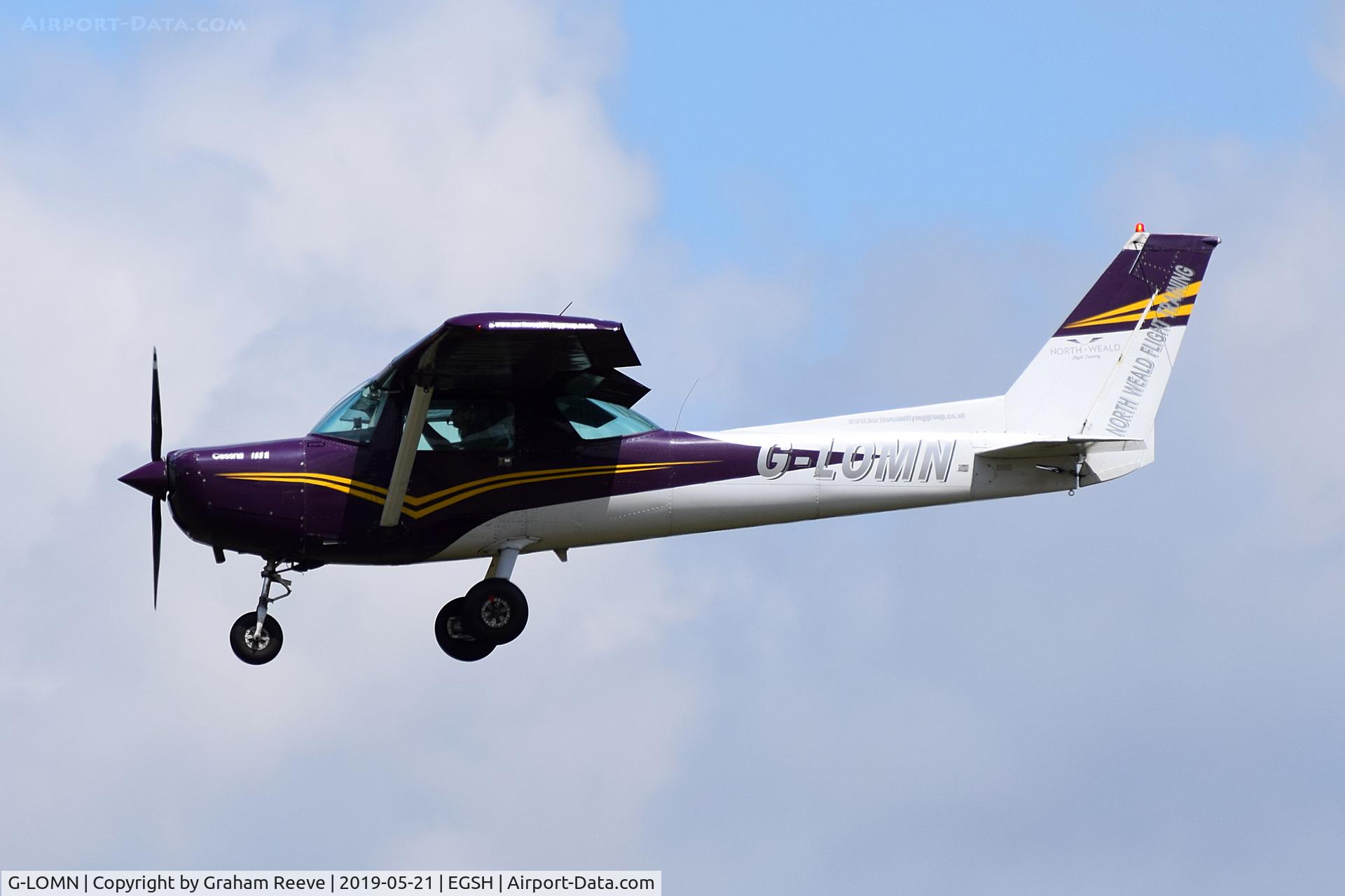 G-LOMN, 1981 Cessna 152 C/N 15285217, Landing at Norwich.