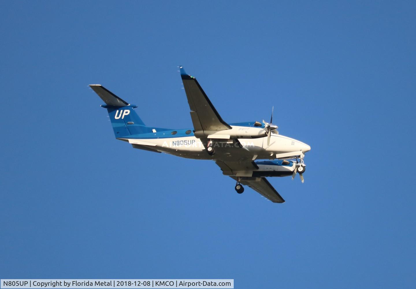 N805UP, 2013 Beechcraft B300 Super King Air 350i C/N FL-887, Wheels up
