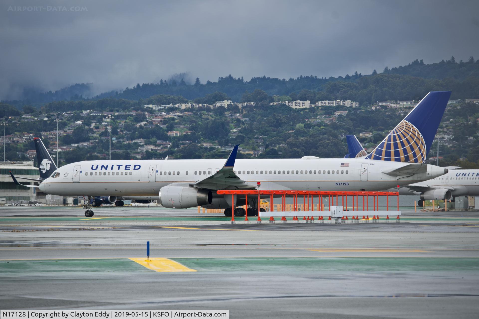 N17128, 1998 Boeing 757-224 C/N 27567, SFO 2019.