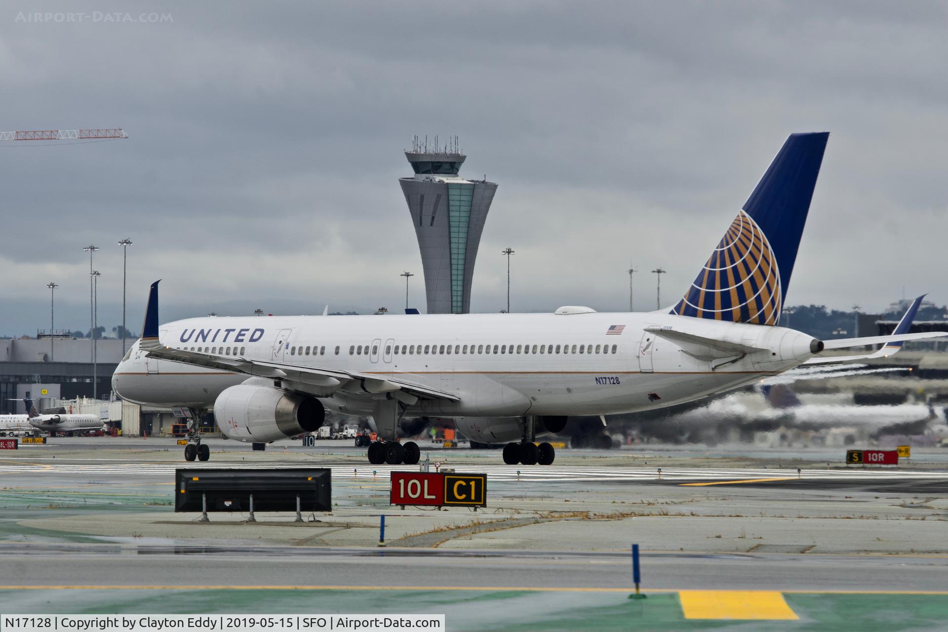 N17128, 1998 Boeing 757-224 C/N 27567, SFO 2019.