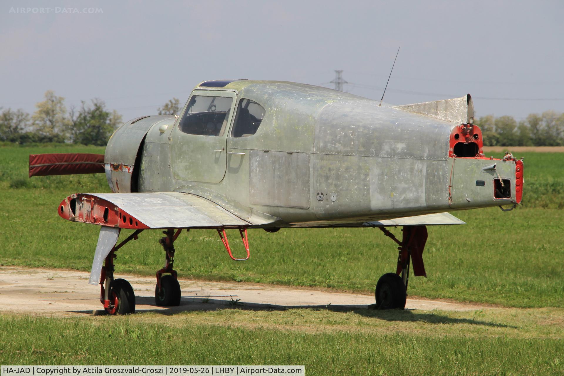 HA-JAD, 1975 Yakovlev Yak-18T C/N 5200509, LHBY - Böny Airport, Hungary