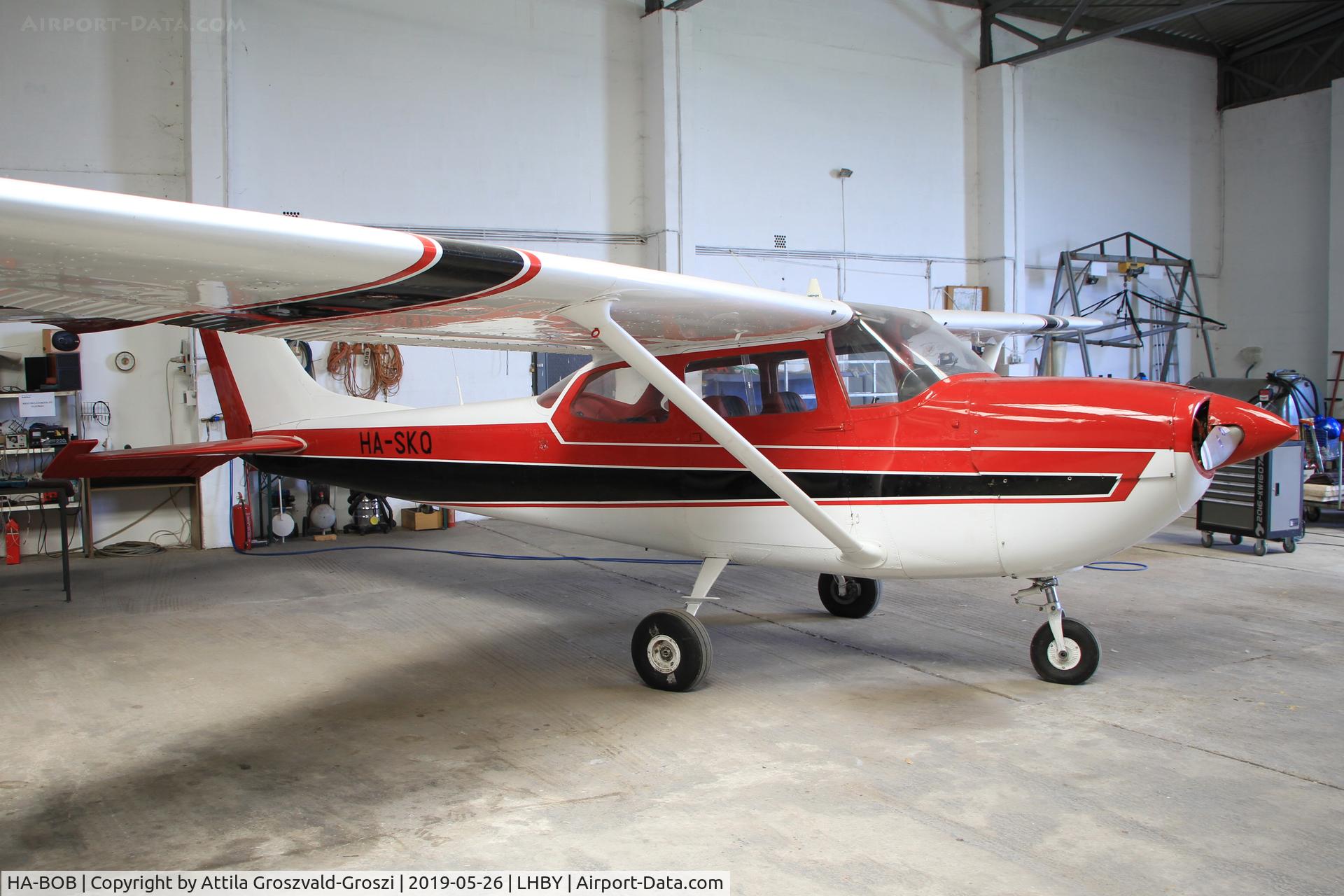 HA-BOB, 1989 Cessna R172K Hawk XP C/N R1722575, LHBY - Böny Airport, Hungary