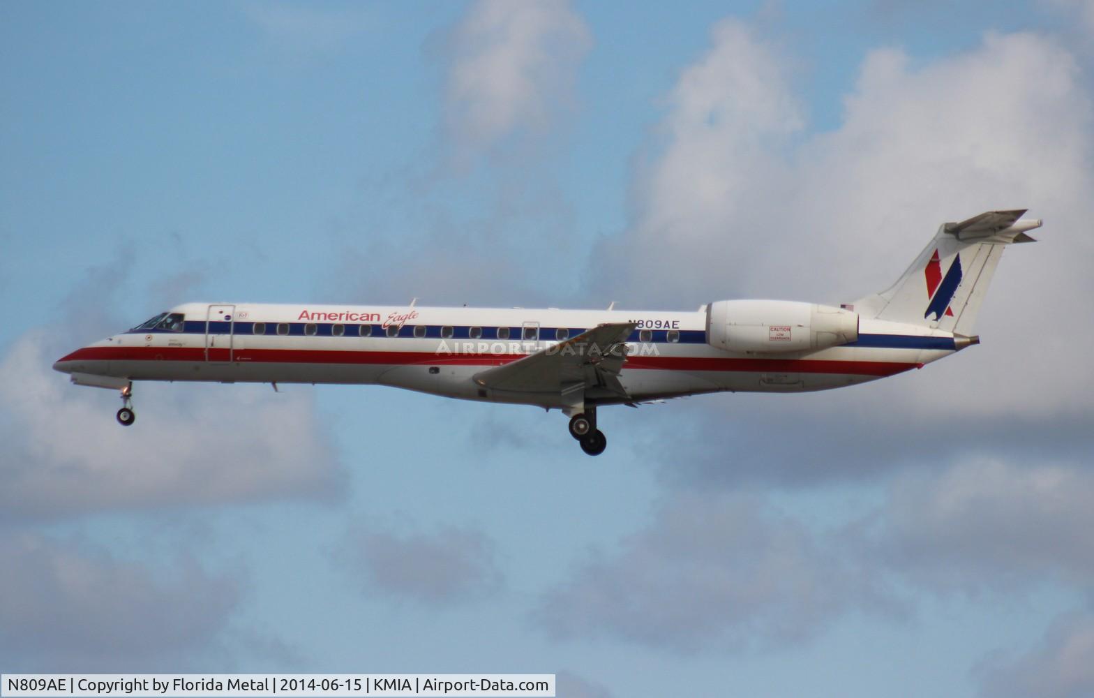 N809AE, 2001 Embraer ERJ-140LR (EMB-135KL) C/N 145521, American Eagle