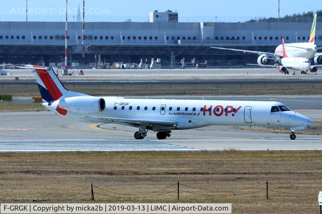 F-GRGK, 2000 Embraer EMB-145EU (ERJ-145EU) C/N 145324, Taxiing