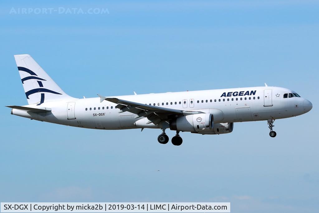 SX-DGX, 2003 Airbus A320-232 C/N 1996, Landing