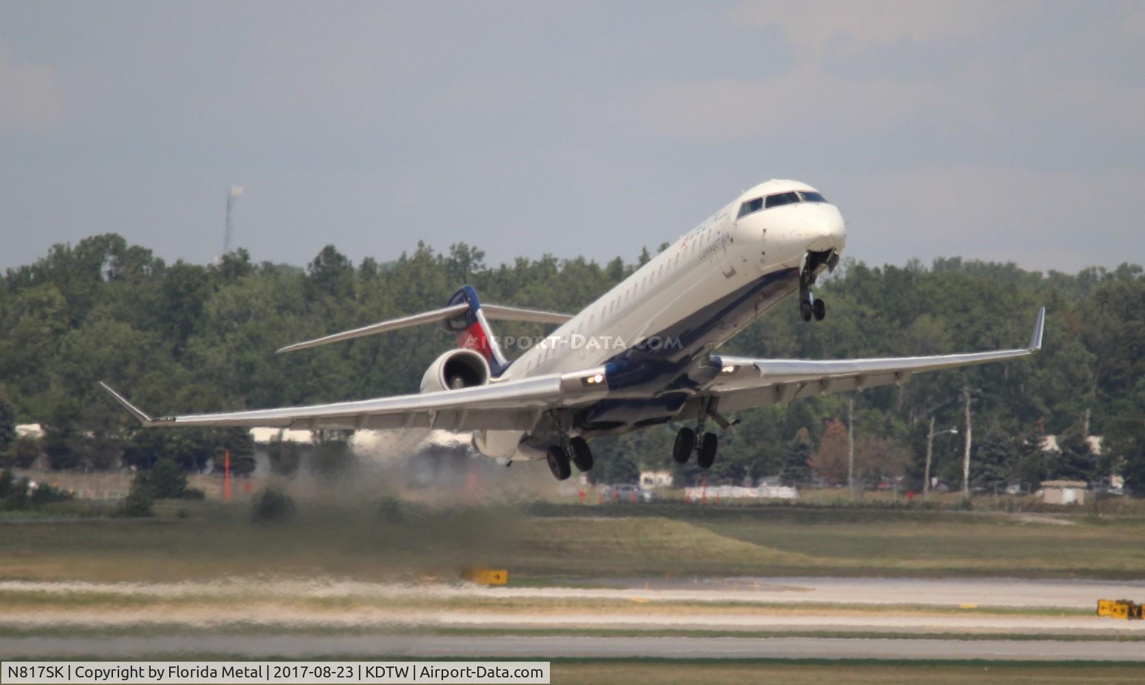 N817SK, 2006 Bombardier CRJ-900ER (CL-600-2D24) C/N 15107, Delta Connection