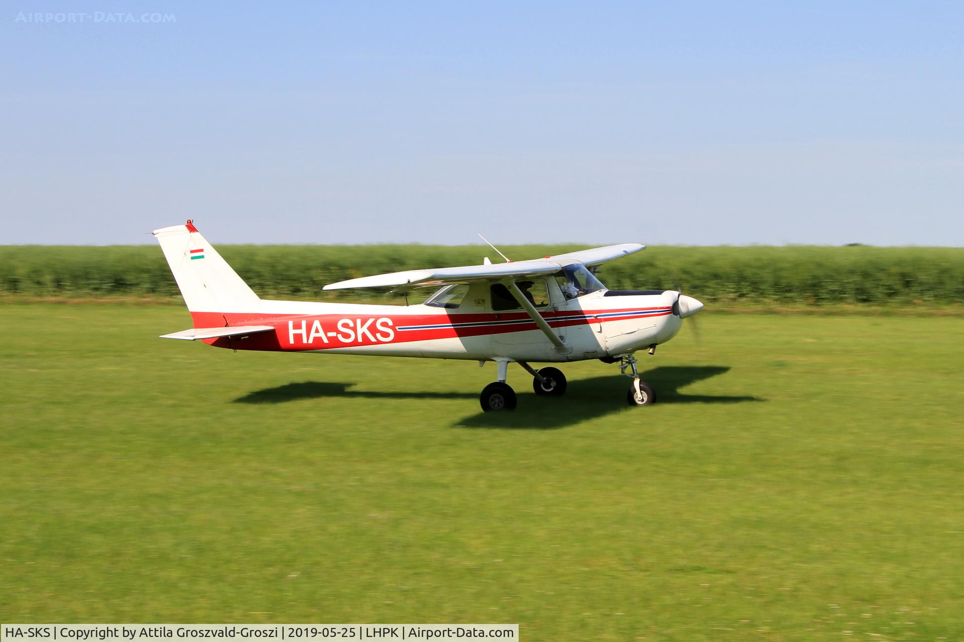 HA-SKS, 1984 Cessna 152 C/N 15285904, LHPK - Siófok-Papkutapuszta Airfield