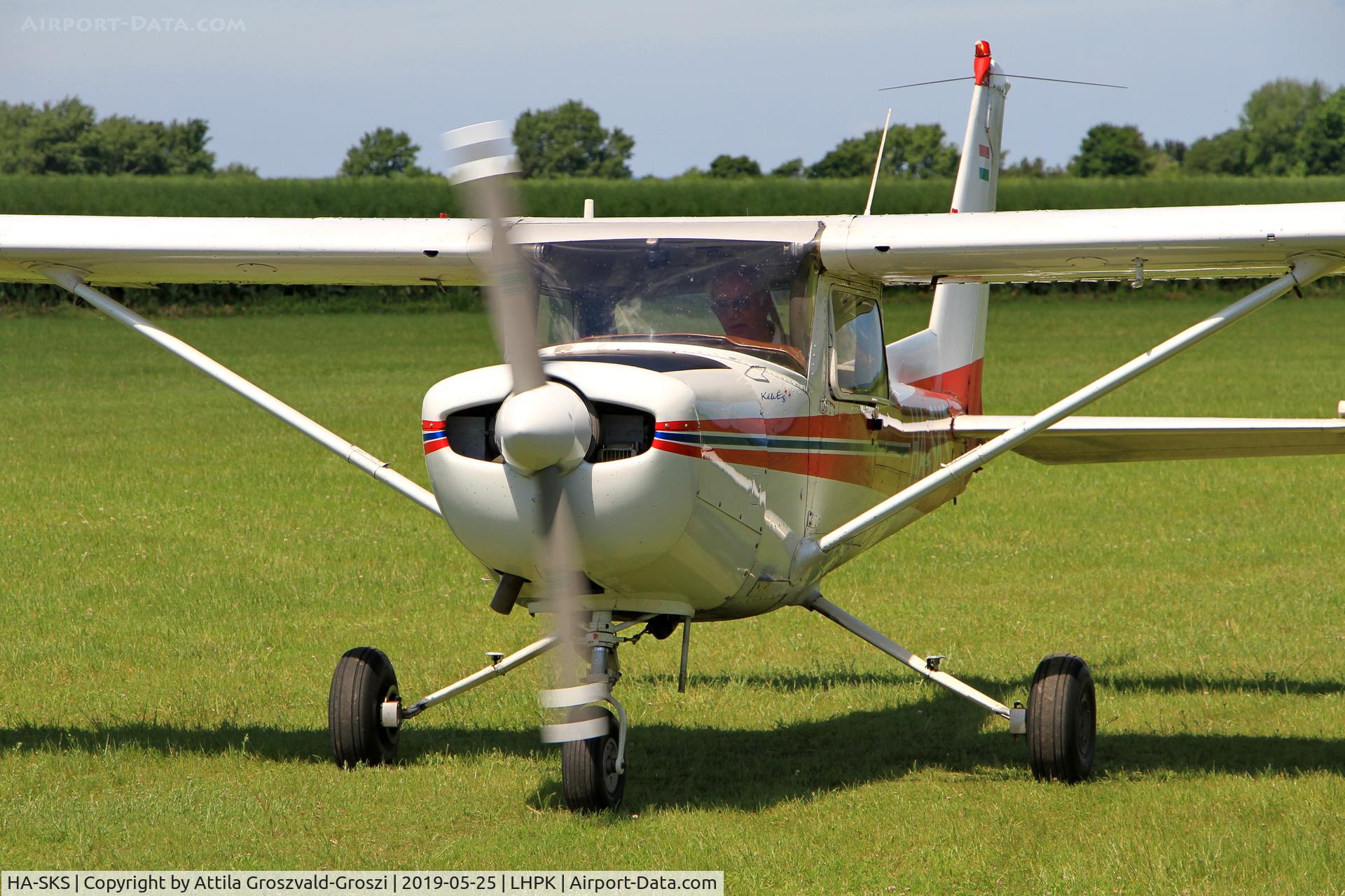 HA-SKS, 1984 Cessna 152 C/N 15285904, LHPK - Siófok-Papkutapuszta Airfield