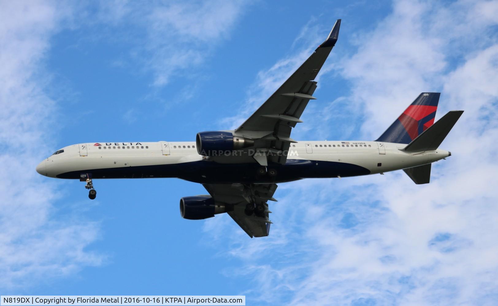 N819DX, 2004 Boeing 757-26D C/N 33959, Delta