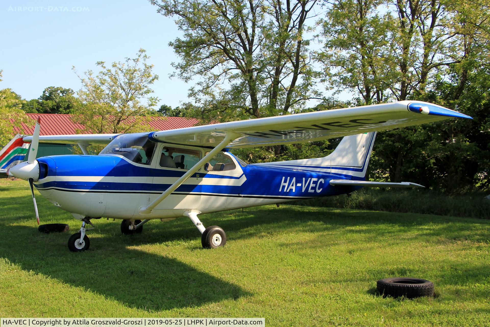 HA-VEC, 1974 Reims FR172J Reims Rocket C/N 0481, LHPK - Siófok-Papkutapuszta Airfield