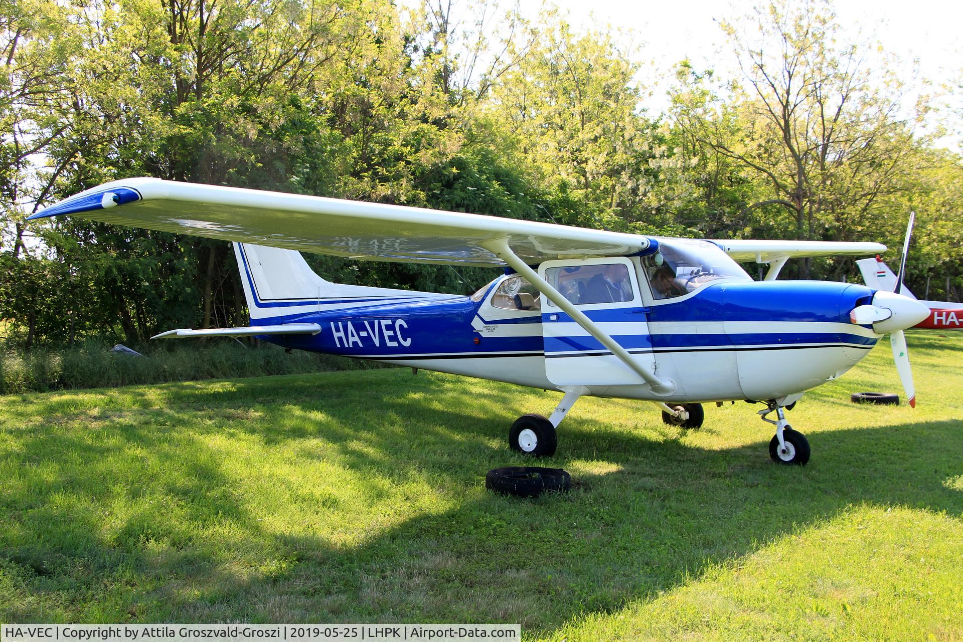 HA-VEC, 1974 Reims FR172J Reims Rocket C/N 0481, LHPK - Siófok-Papkutapuszta Airfield