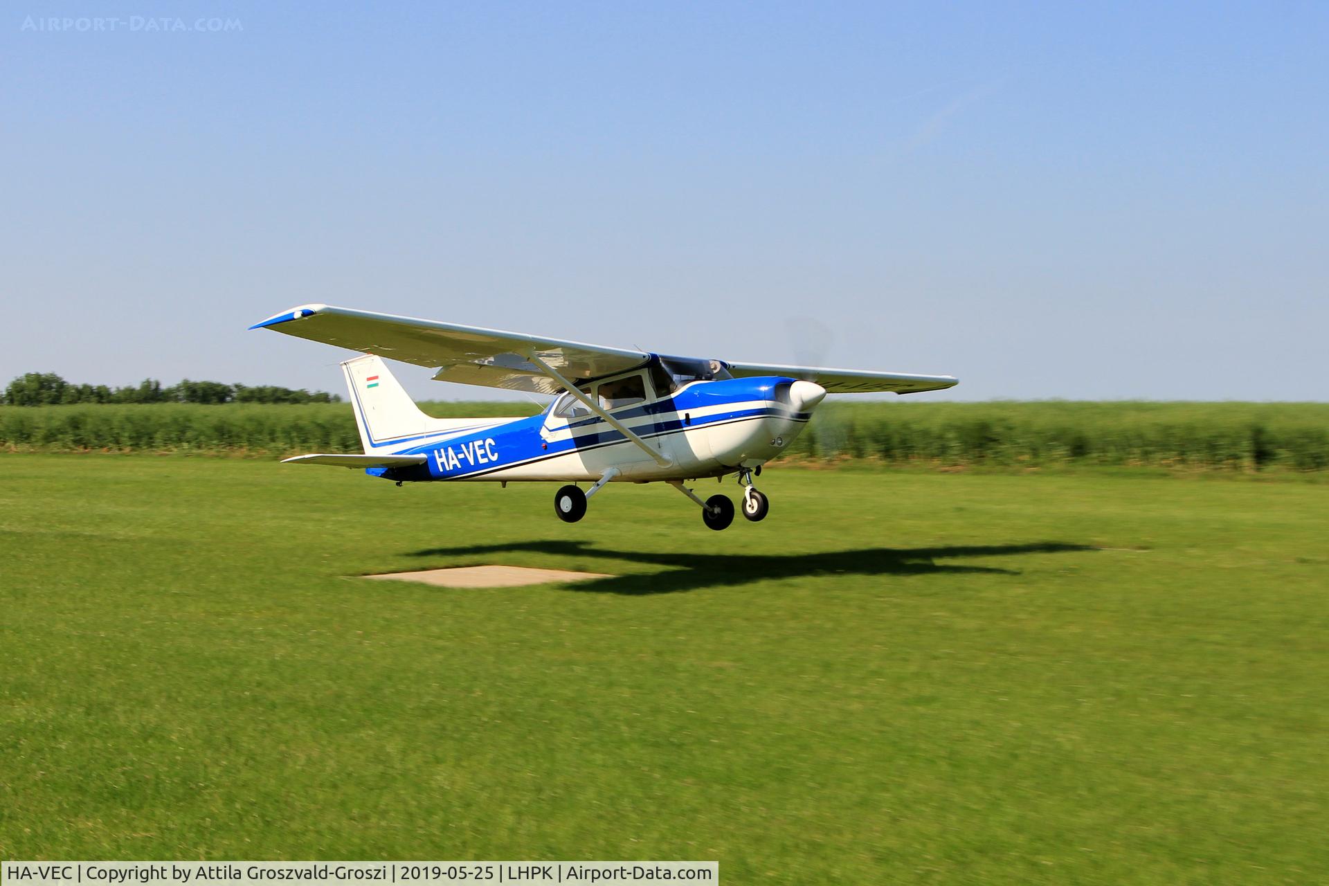 HA-VEC, 1974 Reims FR172J Reims Rocket C/N 0481, LHPK - Siófok-Papkutapuszta Airfield