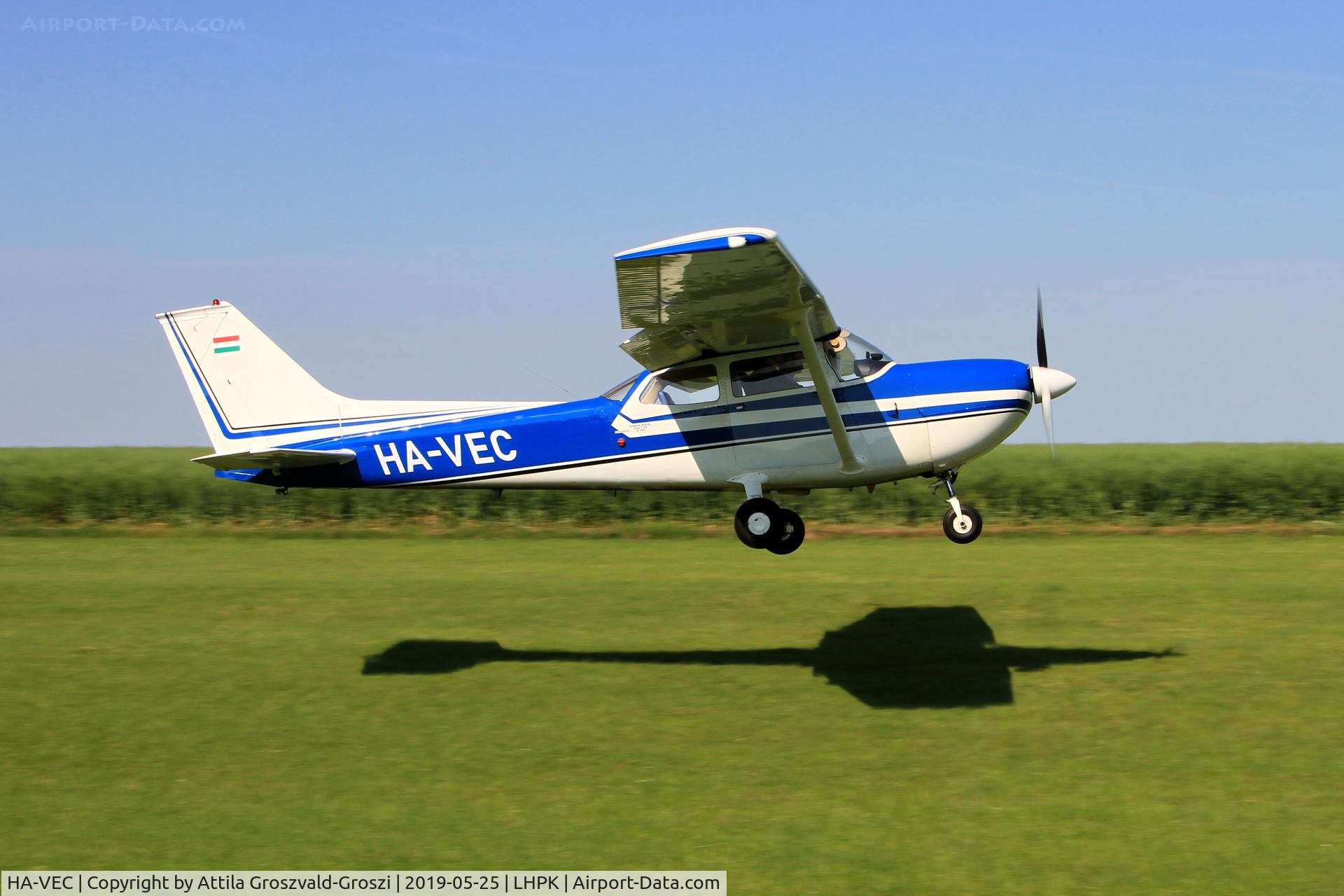 HA-VEC, 1974 Reims FR172J Reims Rocket C/N 0481, LHPK - Siófok-Papkutapuszta Airfield