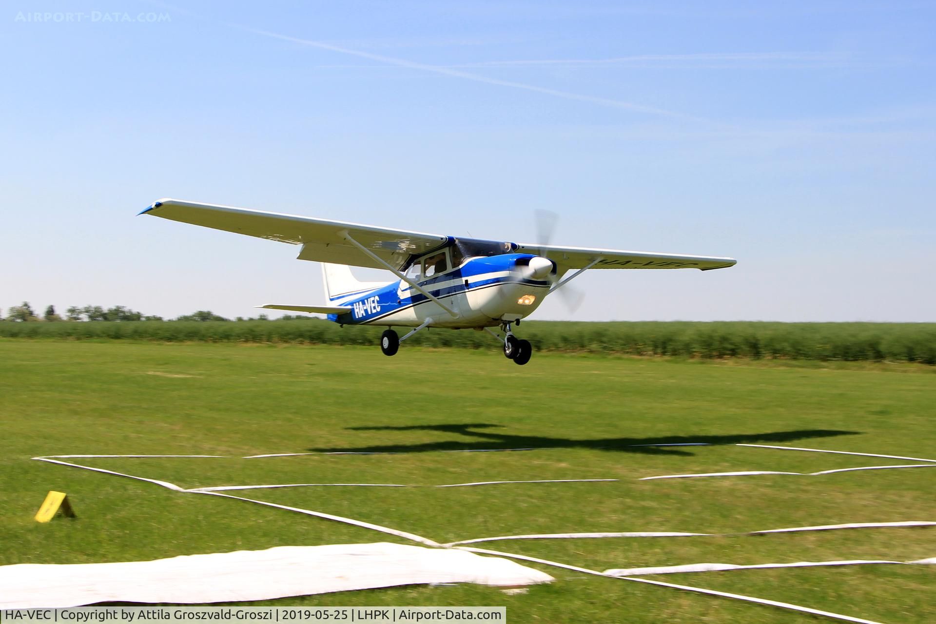 HA-VEC, 1974 Reims FR172J Reims Rocket C/N 0481, LHPK - Siófok-Papkutapuszta Airfield
