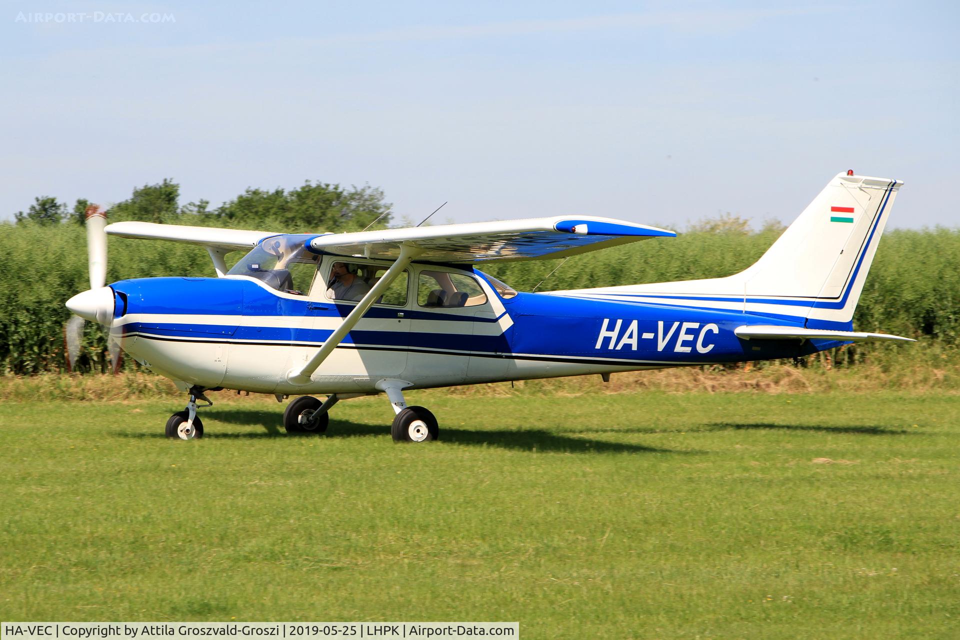 HA-VEC, 1974 Reims FR172J Reims Rocket C/N 0481, LHPK - Siófok-Papkutapuszta Airfield