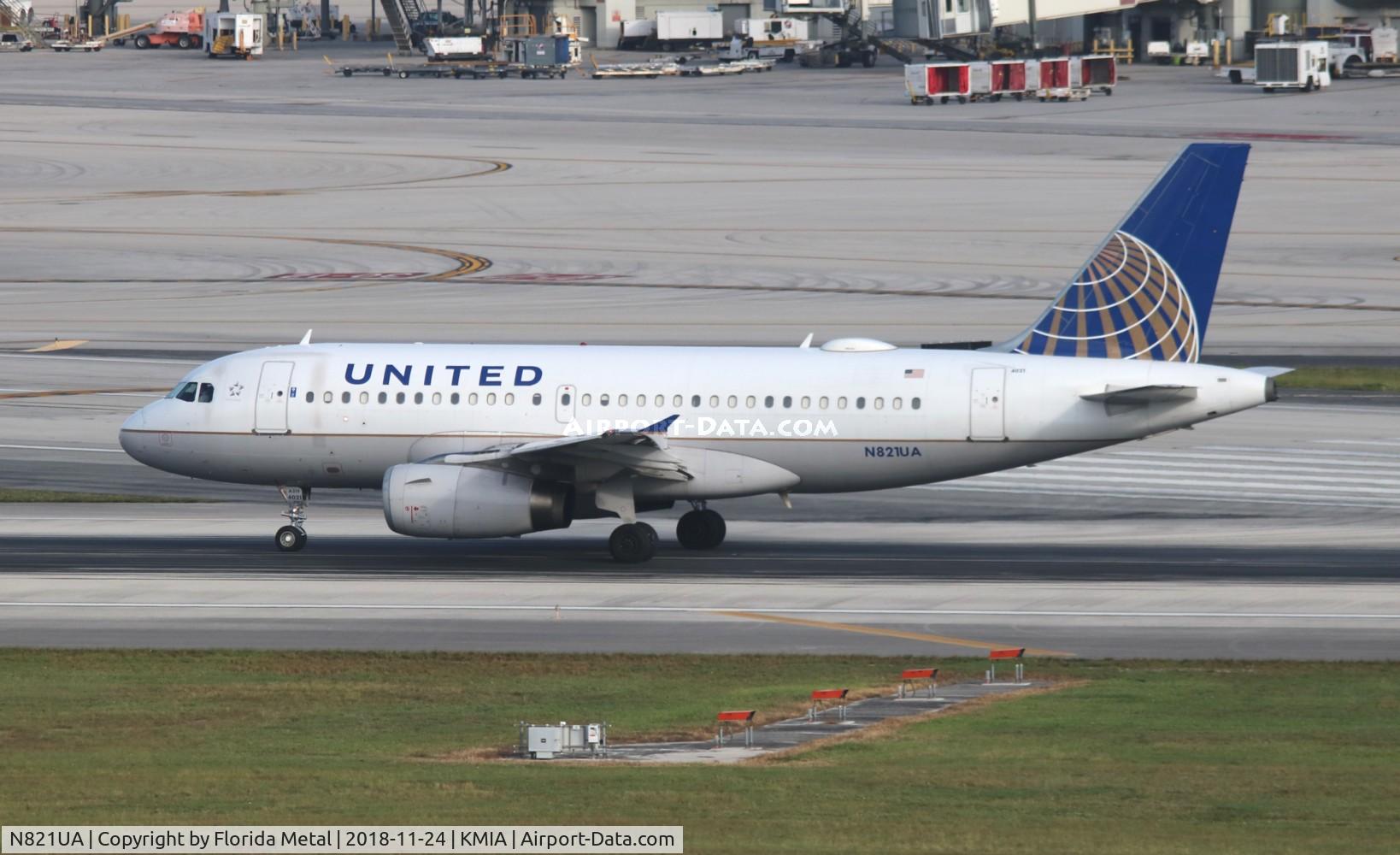 N821UA, 1998 Airbus A319-131 C/N 944, United