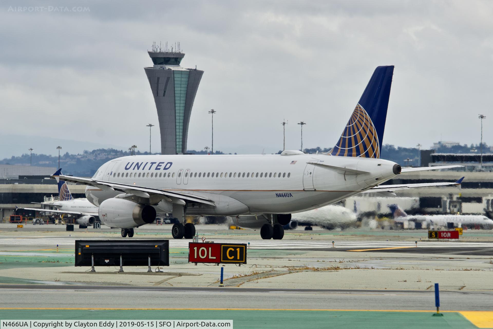 N466UA, 2000 Airbus A320-232 C/N 1343, SFO 2019.