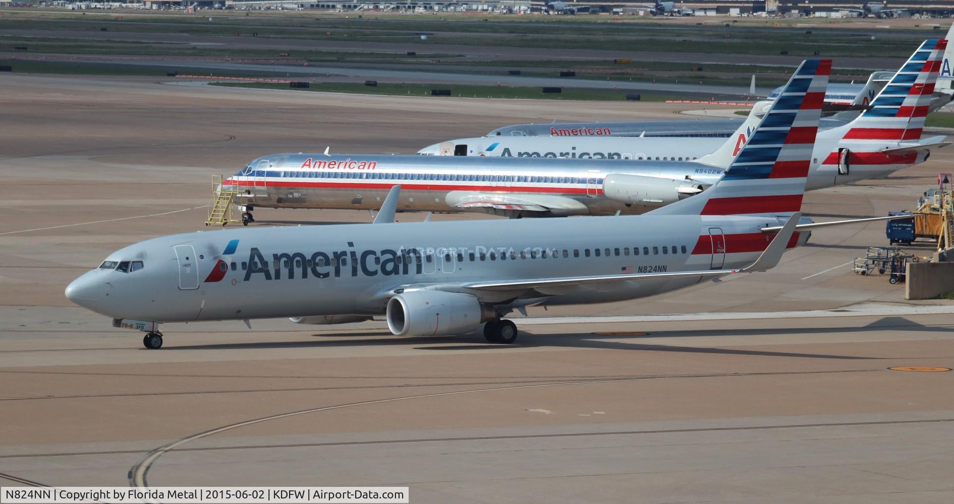 N824NN, 2010 Boeing 737-823 C/N 30916, American 737-823