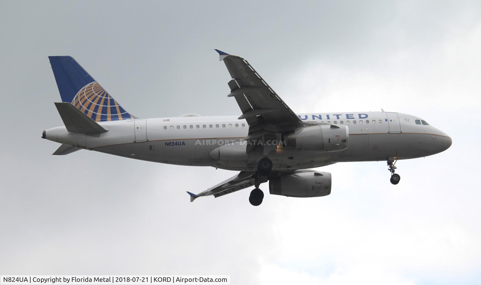 N824UA, 1999 Airbus A319-131 C/N 965, United