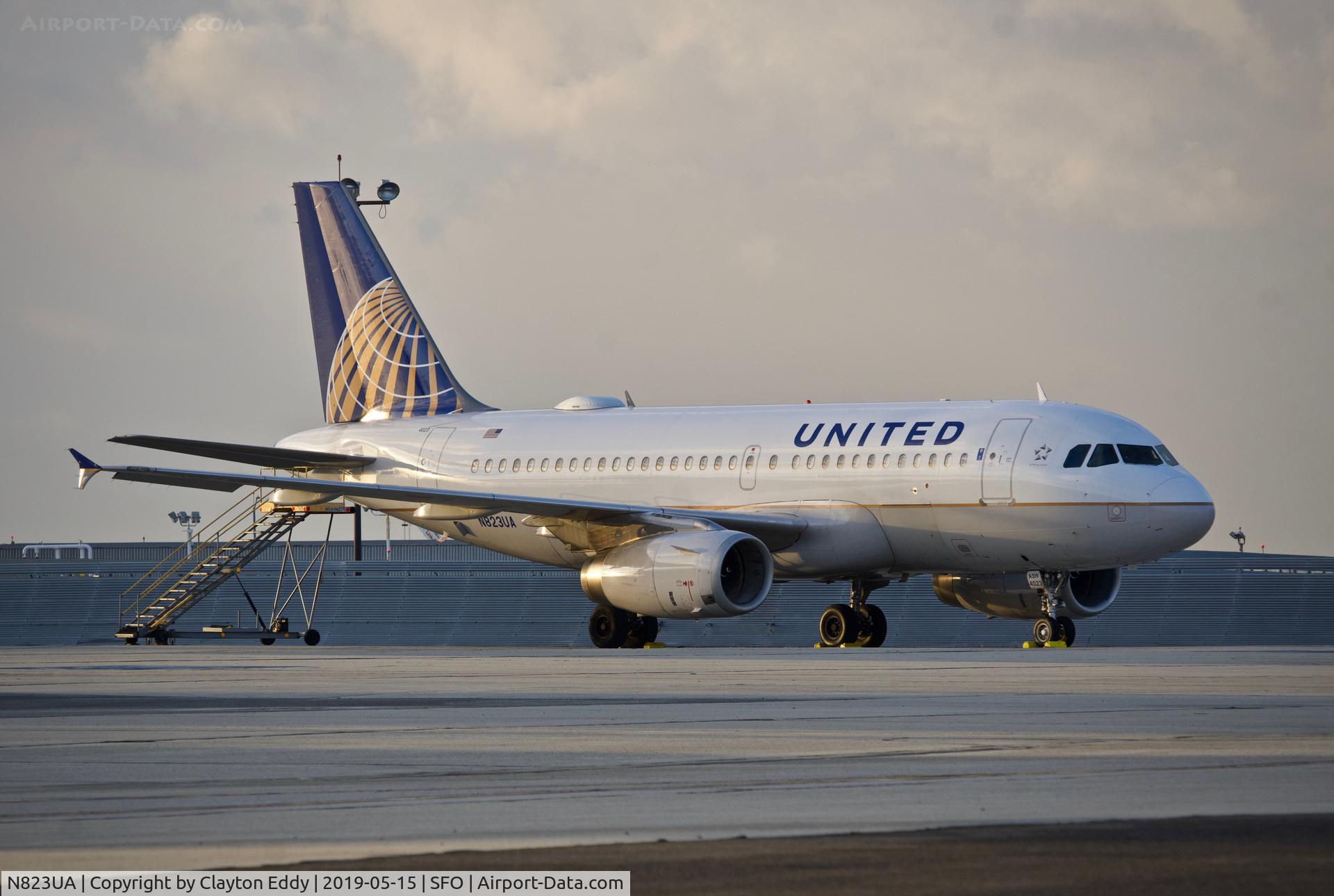 N823UA, 1998 Airbus A319-131 C/N 952, SFO 2019.