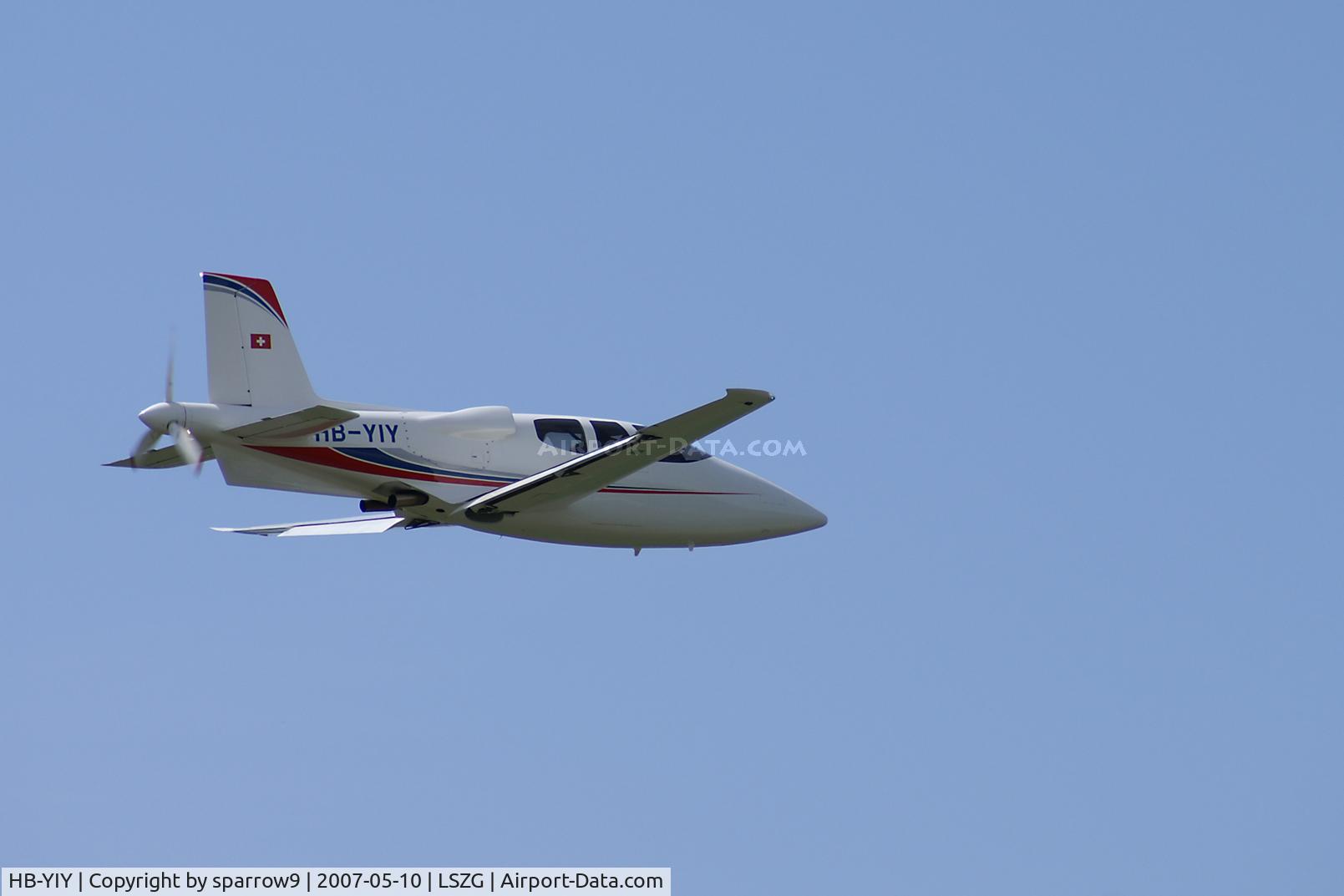 HB-YIY, 2005 Cirrus VK-30 C/N UV-1, Leaving Grenchen to the west