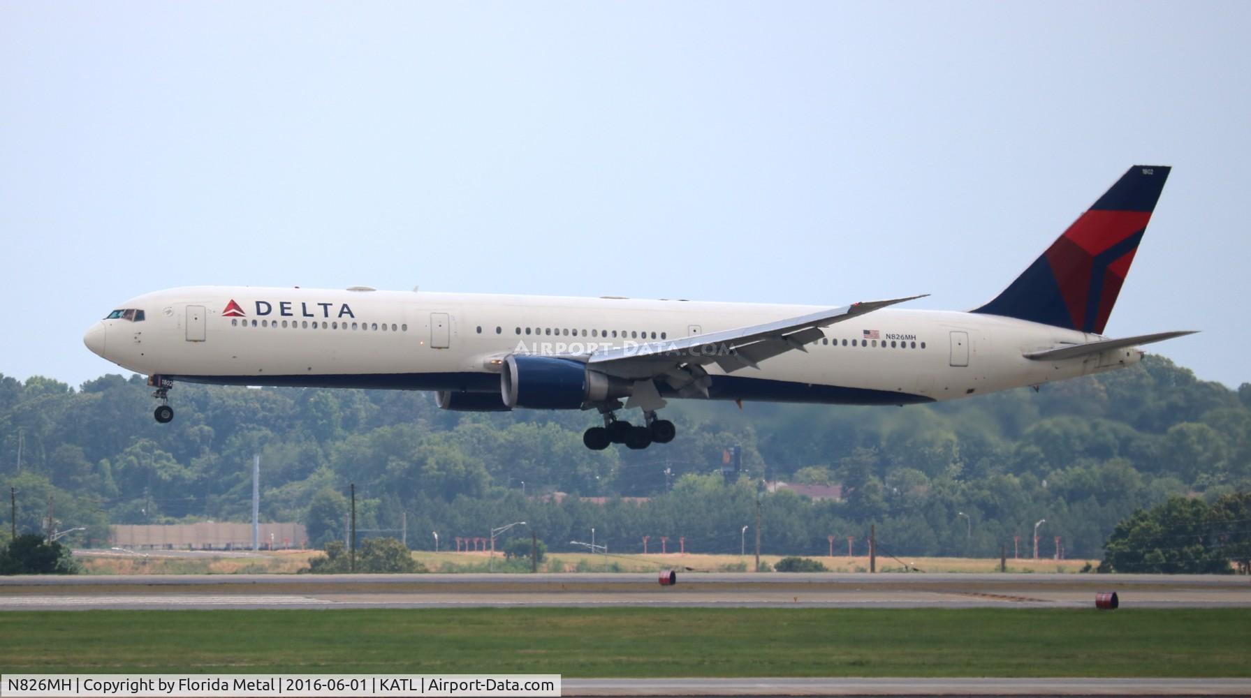 N826MH, 1999 Boeing 767-432/ER C/N 29713, Delta